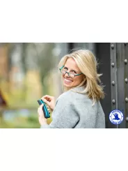 Frau mit Lesesebrille Zipper selection